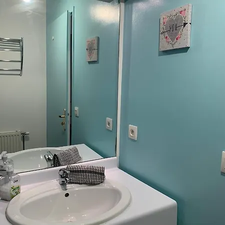 Disney, Very Spacious Comfortable 3 Bedrooms Family Apartment, 8 Pers, Wifi, Netflix * Chessy (Seine-et-Marne)