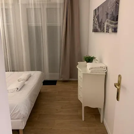 公寓 Disney, Very Spacious Comfortable 3 Bedrooms Family Apartment, 8 Pers, Wifi, Netflix 谢西